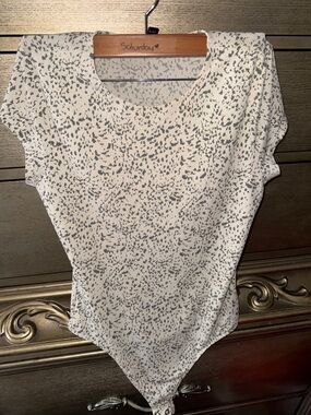 Express Cream Speckled Short-Sleeve Bodysuit